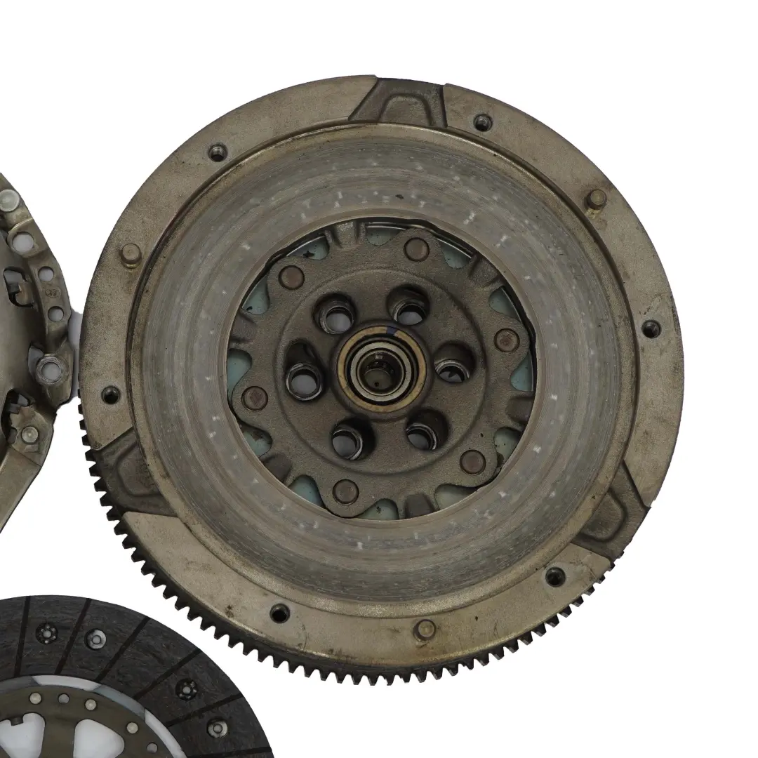 Benzin N53 Zweimassenschwungrad für BMW 3 5 er E60 E61 E90 E91 E92 325i 525i mit Teilenummer 7559529 BMW 3 5 er E60 E61 E90 E91 E92 325i 525i Benzin N53 Zweimassenschwungrad - SKU 7559529 - Teilenummer 7559529