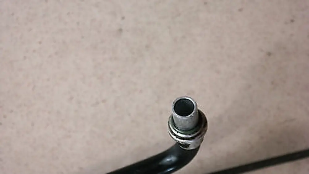 3er E82 E90 E91 E92 N46 Ölkühlerleitung Vorlauf 1722 für BMW 1 mit Teilenummer 17227559847 BMW 1 3er E82 E90 E91 E92 N46 Ölkühlerleitung Vorlauf 1722 - SKU 7559847 - Teilenummer 17227559847