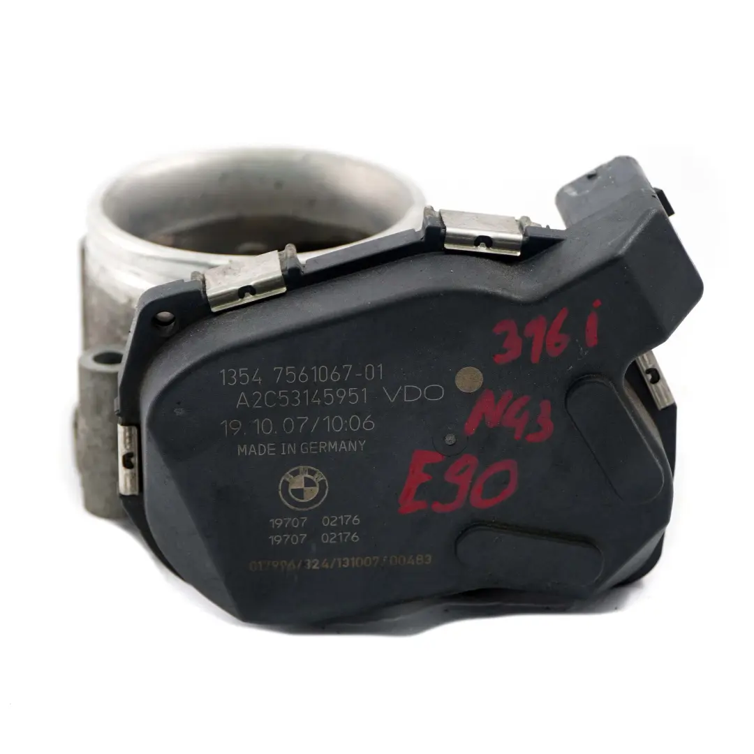 Corpo Valvola A Farfalla 116I 316I Benzina N43 per BMW E81 E87 LCI E90 E92 con numero di parte 7561067 BMW E81 E87 LCI E90 E92 Corpo Valvola A Farfalla 116I 316I Benzina N43 - SKU 7561067 - Numero di parte 7561067