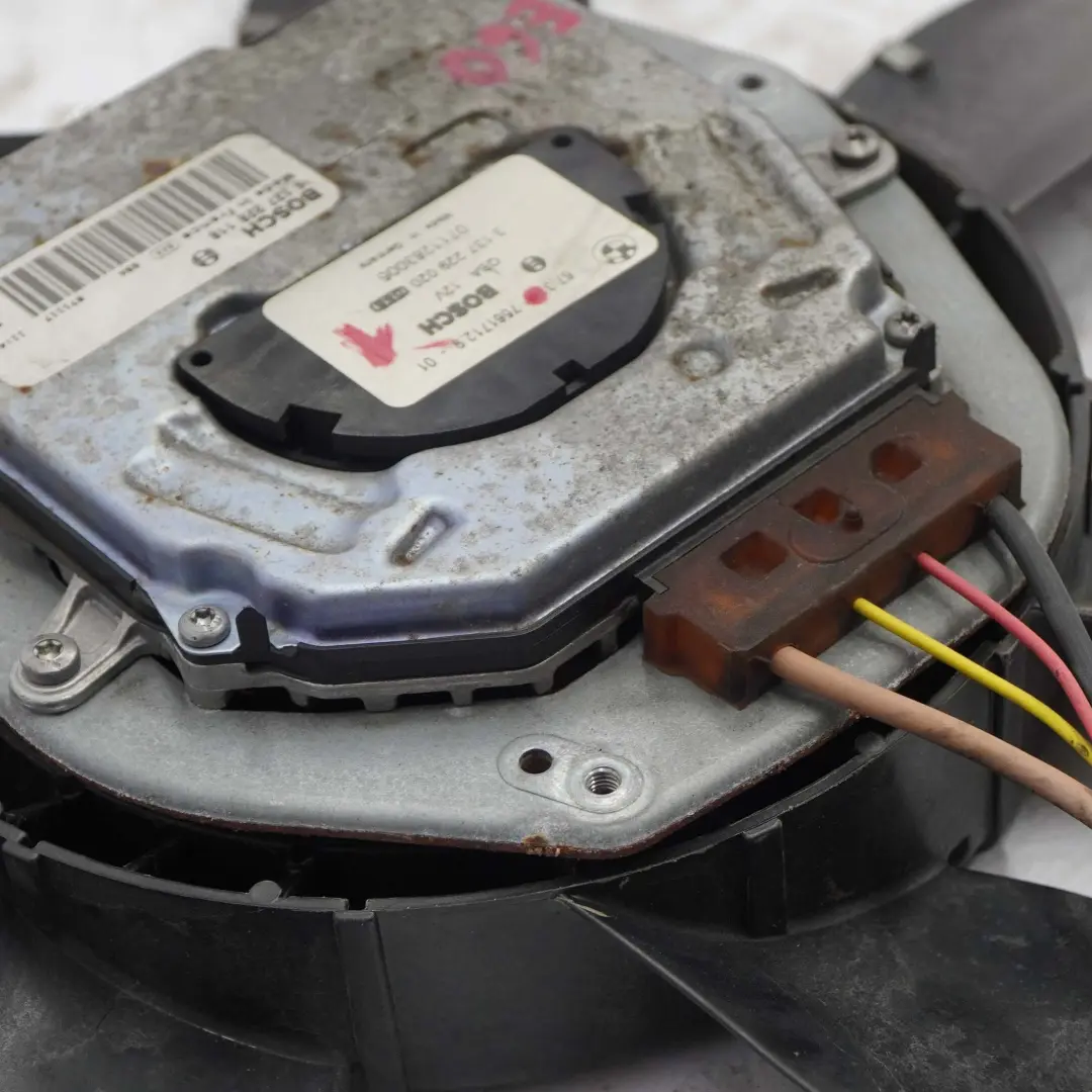 Lüfterzarge mit Lüfter 400W für BMW 5 6 er E60 E61 Diesel Motor mit Teilenummer 7561712 BMW 5 6 er E60 E61 Diesel Motor Lüfterzarge mit Lüfter 400W - SKU 7561712-1 - Teilenummer 7561712