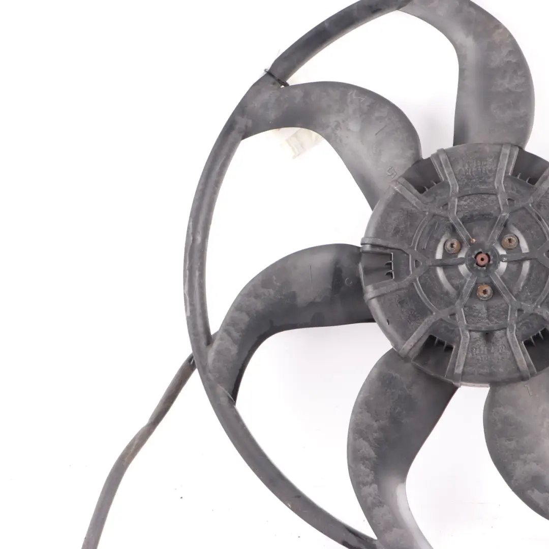 Motore Radiatore Ventola di raffreddamento per BMW E87 E90 118d 120d 320d con numero di parte 7561713 BMW E87 E90 118d 120d 320d Motore Radiatore Ventola di raffreddamento - SKU 7561713-4 - Numero di parte 7561713