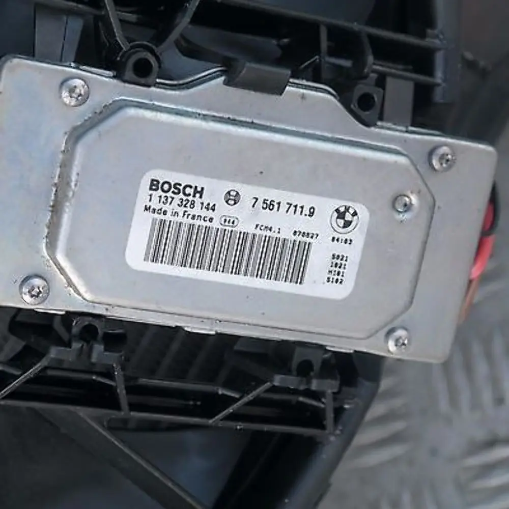 Essence N43 Linceul Avec Ventilateur 7563259 pour BMW E81 E87 E90 E91 à propos du numéro de pièce 17427563259 BMW E81 E87 E90 E91 Essence N43 Linceul Avec Ventilateur 7563259 - SKU 7563259-1 - Numéro de pièce 17427563259