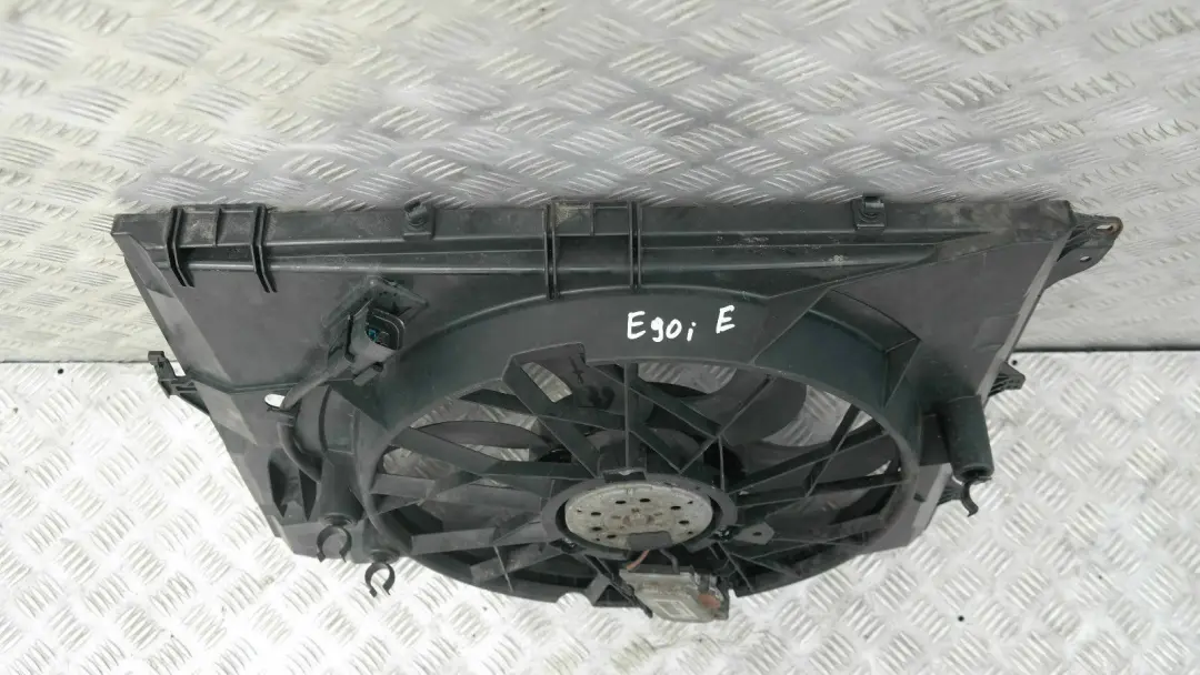BMW E81 E84 E87 E90 E91 E92 E93 Carcasa Ventilador Gasolina Con Ventilador 300W - SKU 7563259-4 - Número de pieza 7563259