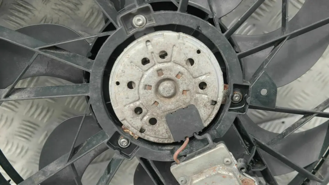 BMW E81 E87 E90 E91 E92 E93 N43 Wentylator Chłodnicy - SKU 7563259-4 - Numer Części 7563259