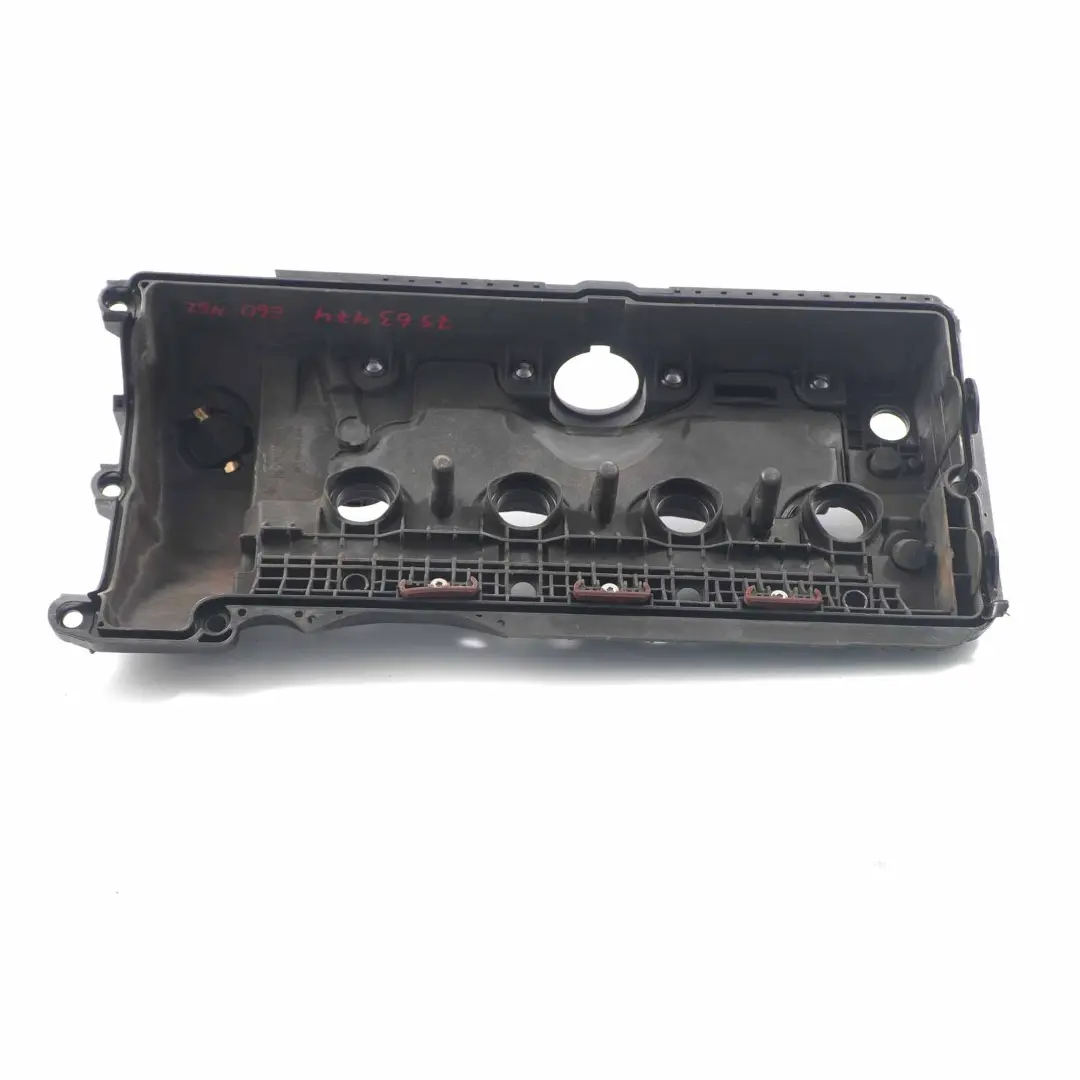 N62 Pokrywa Zaworów 1-4 do BMW X5 E53 E60 E63 E65 o numerze 7563474 BMW X5 E53 E60 E63 E65 N62 Pokrywa Zaworów 1-4 - SKU 7563474-1 - Numer Części 7563474