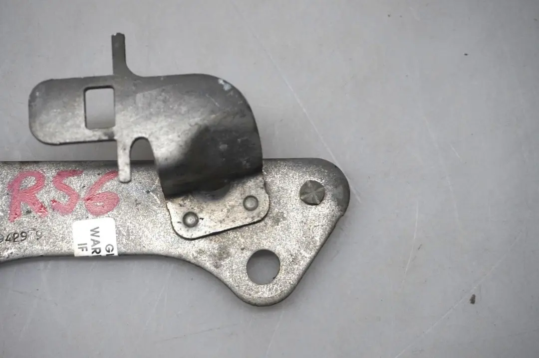 Cylinder Head Bracket to Mini Cooper One R55 R56 R57 R60 LCI N12 N16 with Part number 7564864 Mini Cooper One R55 R56 R57 R60 LCI N12 N16 Cylinder Head Bracket - SKU 7564864 - Part number 7564864