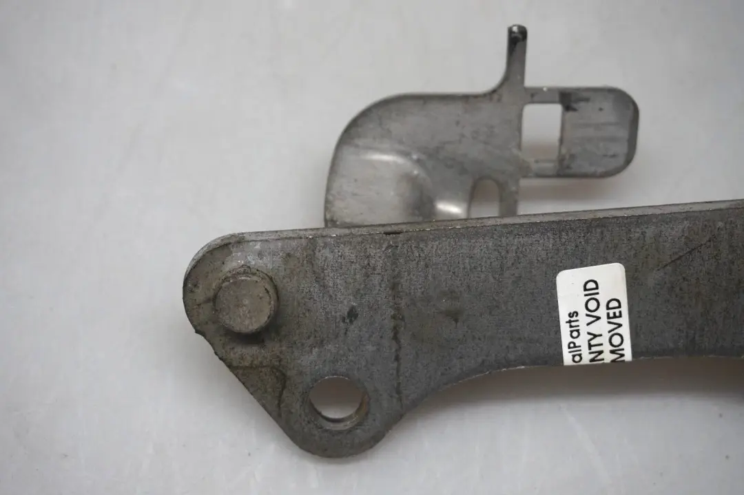 Cylinder Head Bracket to Mini Cooper One R55 R56 R57 R60 LCI N12 N16 with Part number 7564864 Mini Cooper One R55 R56 R57 R60 LCI N12 N16 Cylinder Head Bracket - SKU 7564864 - Part number 7564864