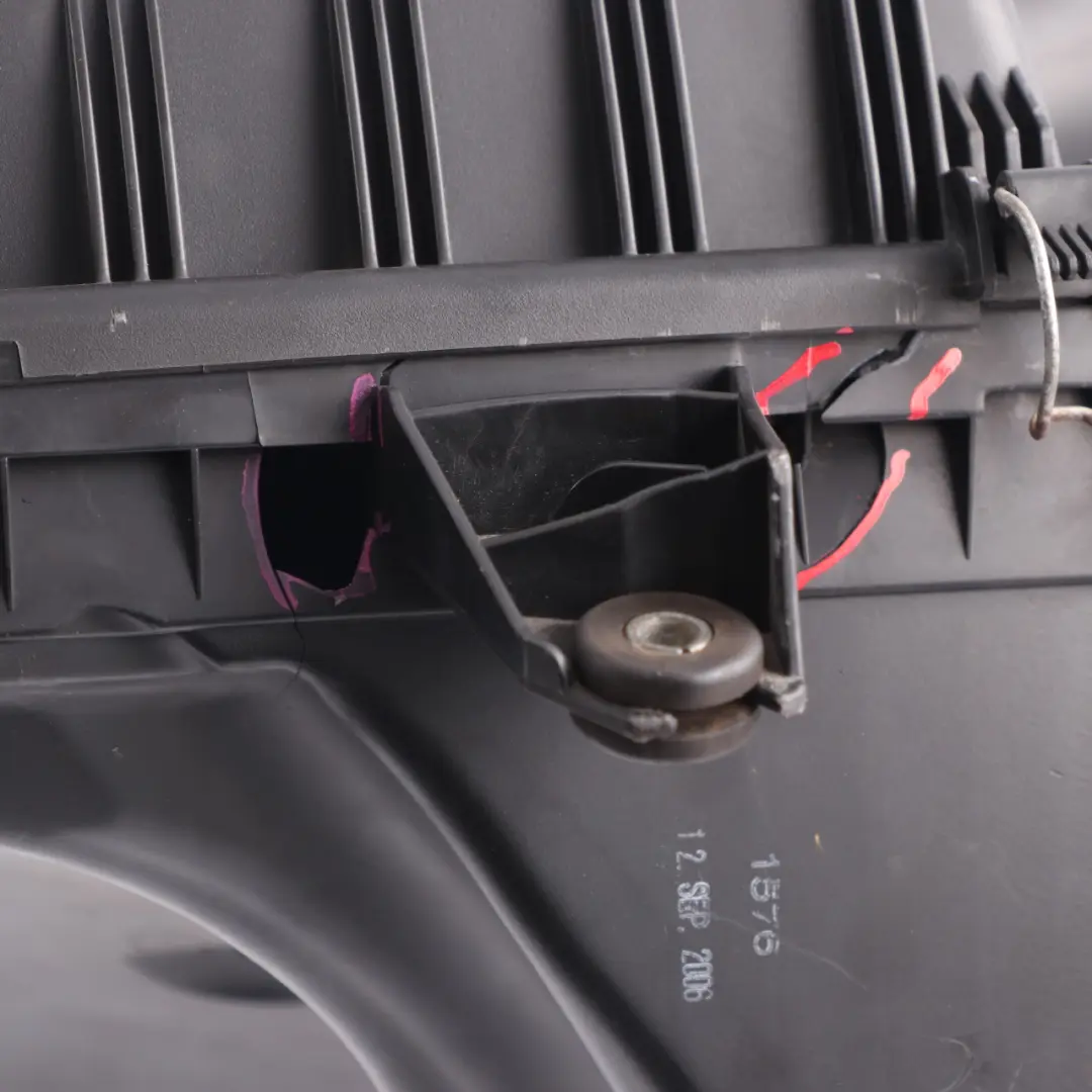 N62N Intake Silencer Petrol Air Filter Box to BMW E60 E63 540i 550i Petrol with Part number 7567166 BMW E60 E63 540i 550i Petrol N62N Intake Silencer Petrol Air Filter Box - SKU 7567166-1 - Part number 7567166