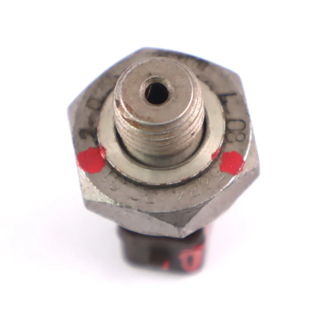 Capteur de pression d'huile BMW E90 E87 F12 F25 F30 Engine Sensor pour à propos du numéro de pièce 7568480 Capteur de pression d'huile BMW E90 E87 F12 F25 F30 Engine Sensor - SKU 7568480 - Numéro de pièce 7568480