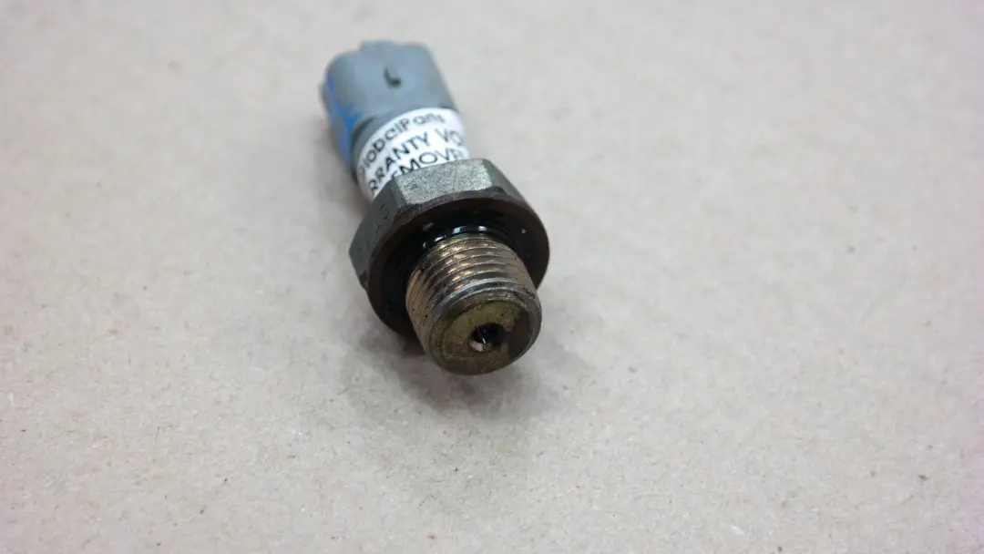 Sensore Interruttore Pressione Olio per Mini Cooper R55 R56 R57 R58 R59 con numero di parte 12617568481 Mini Cooper R55 R56 R57 R58 R59 Sensore Interruttore Pressione Olio - SKU 7568481 - Numero di parte 12617568481