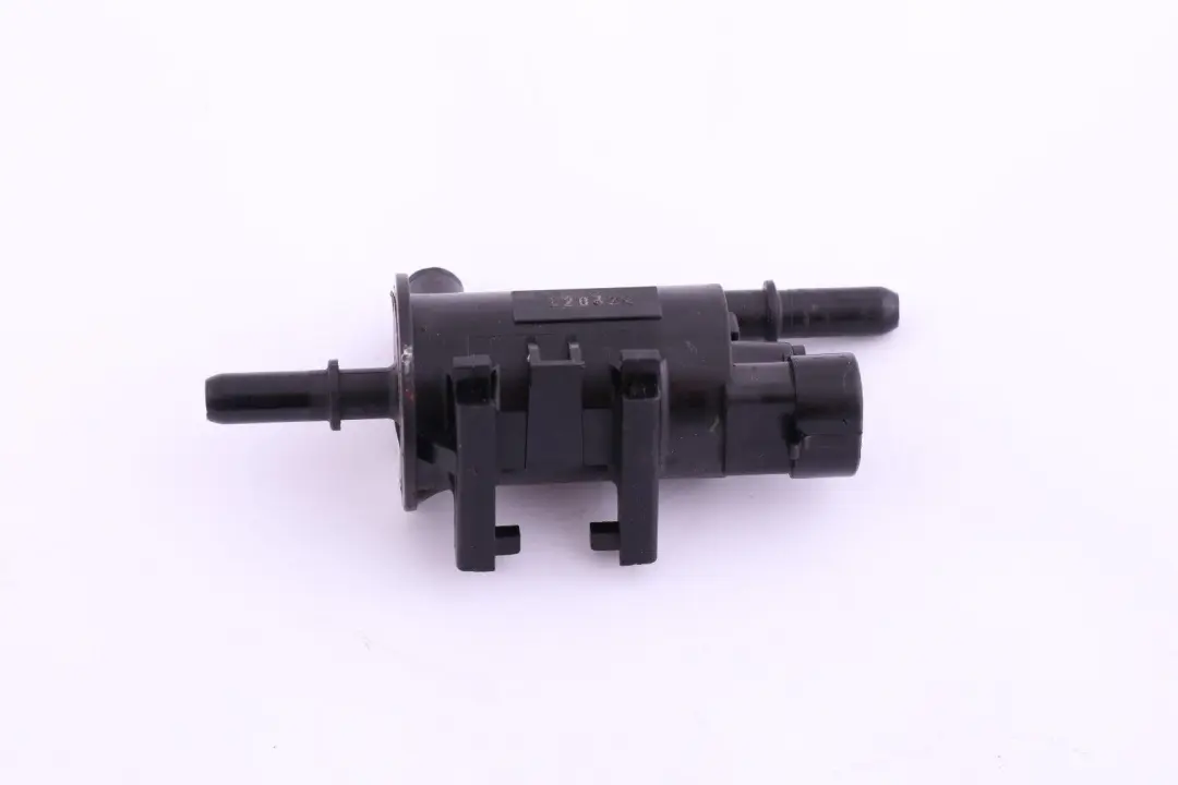 Breather Mini Cooper One R50 R52 R53 Vacuum Valve 1997278 to Fuel Tank with Part number 7572086 Fuel Tank Breather Mini Cooper One R50 R52 R53 Vacuum Valve 1997278 - SKU 7572086 - Part number 7572086