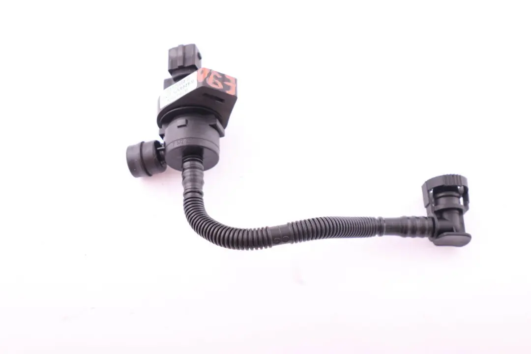 Soupape de Purge Reservoir Tuyau pour BMW 3 5 Serie E60 E90 E91 E92 LCI F10 à propos du numéro de pièce 7572238 BMW 3 5 Serie E60 E90 E91 E92 LCI F10 Soupape de Purge Reservoir Tuyau - SKU 7572238 - Numéro de pièce 7572238