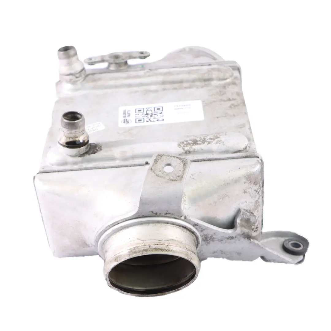 N63 Intercooler Chłodnica Powietrza Cyl 5-8 do BMW F10 F11 F12 F03 o numerze 7575405 BMW F10 F11 F12 F03 N63 Intercooler Chłodnica Powietrza Cyl 5-8 - SKU 7575405 - Numer Części 7575405