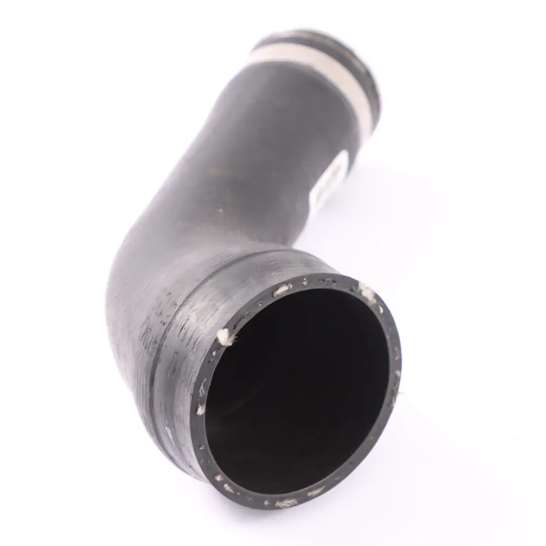 N63 Przewód Intercoolera Cyl.5-8 do BMW F10 F06 F12 F13 Benzyna o numerze 7575407 BMW F10 F06 F12 F13 Benzyna N63 Przewód Intercoolera Cyl.5-8 - SKU 7575407 - Numer Części 7575407