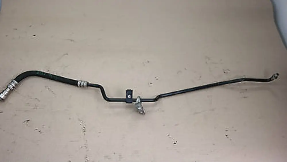 SALIDA TUBO REFRIGERACION ACEITE para BMW E82 E88 E90 E90N E91 E91N E92 E92N E93 con número de pieza 17227577638 BMW E82 E88 E90 E90N E91 E91N E92 E92N E93 SALIDA TUBO REFRIGERACION ACEITE - SKU 7577638 - Número de pieza 17227577638