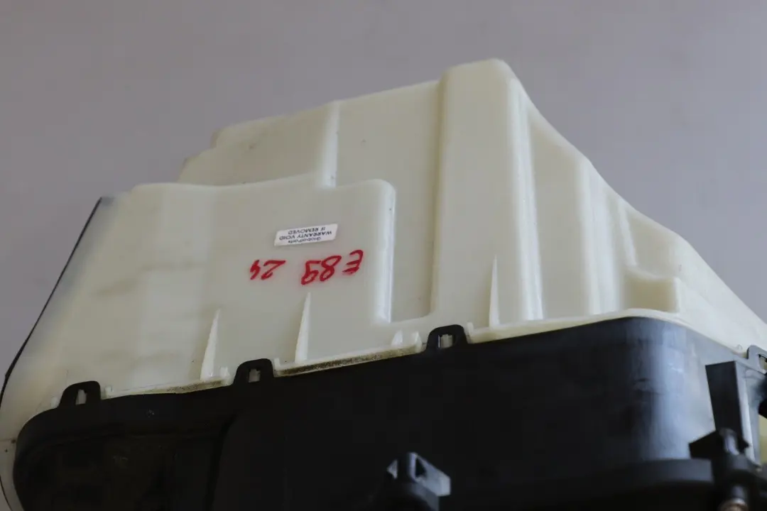 Parte Inferior E-Box Tapa Electrónica Caja Fusibles 7578120 para BMW Z4 E89 con número de pieza 7578113 BMW Z4 E89 Parte Inferior E-Box Tapa Electrónica Caja Fusibles 7578120 - SKU 7578113 - Número de pieza 7578113