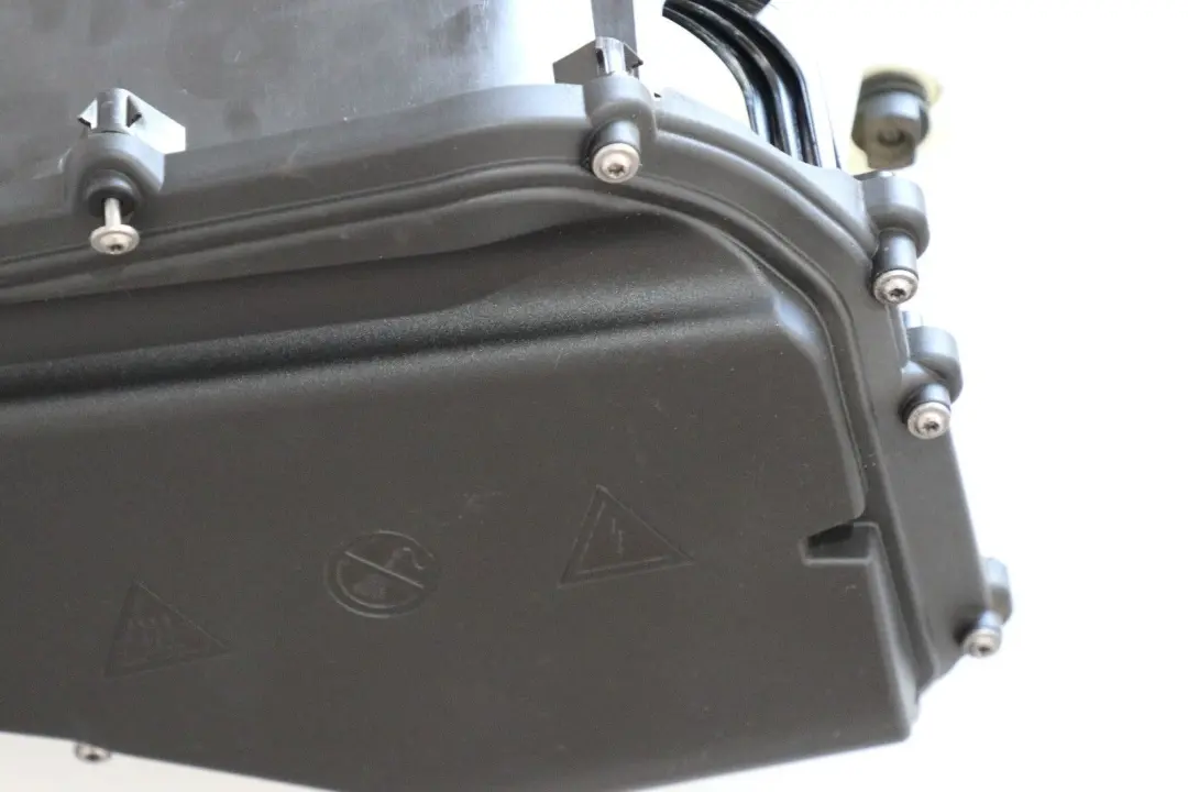 BMW Z4 E89 Bottom Part E-Box Cover Electronics Fuse Box 7578120 - SKU 7578113 - Part number 7578113
