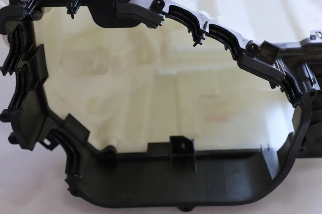 Couvercle Boîte Fusibles Électronique Inférieure 7578120 pour BMW Z4 E89 à propos du numéro de pièce 7578113 BMW Z4 E89 Couvercle Boîte Fusibles Électronique Inférieure 7578120 - SKU 7578113 - Numéro de pièce 7578113