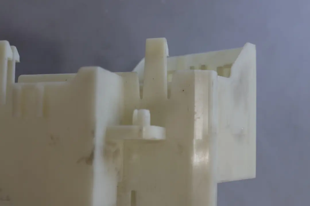 Device Holder Electronics Box Cover to BMW Z4 Series E89 Cabrio Roadster with Part number 7578121 BMW Z4 Series E89 Cabrio Roadster Device Holder Electronics Box Cover - SKU 7578121 - Part number 7578121