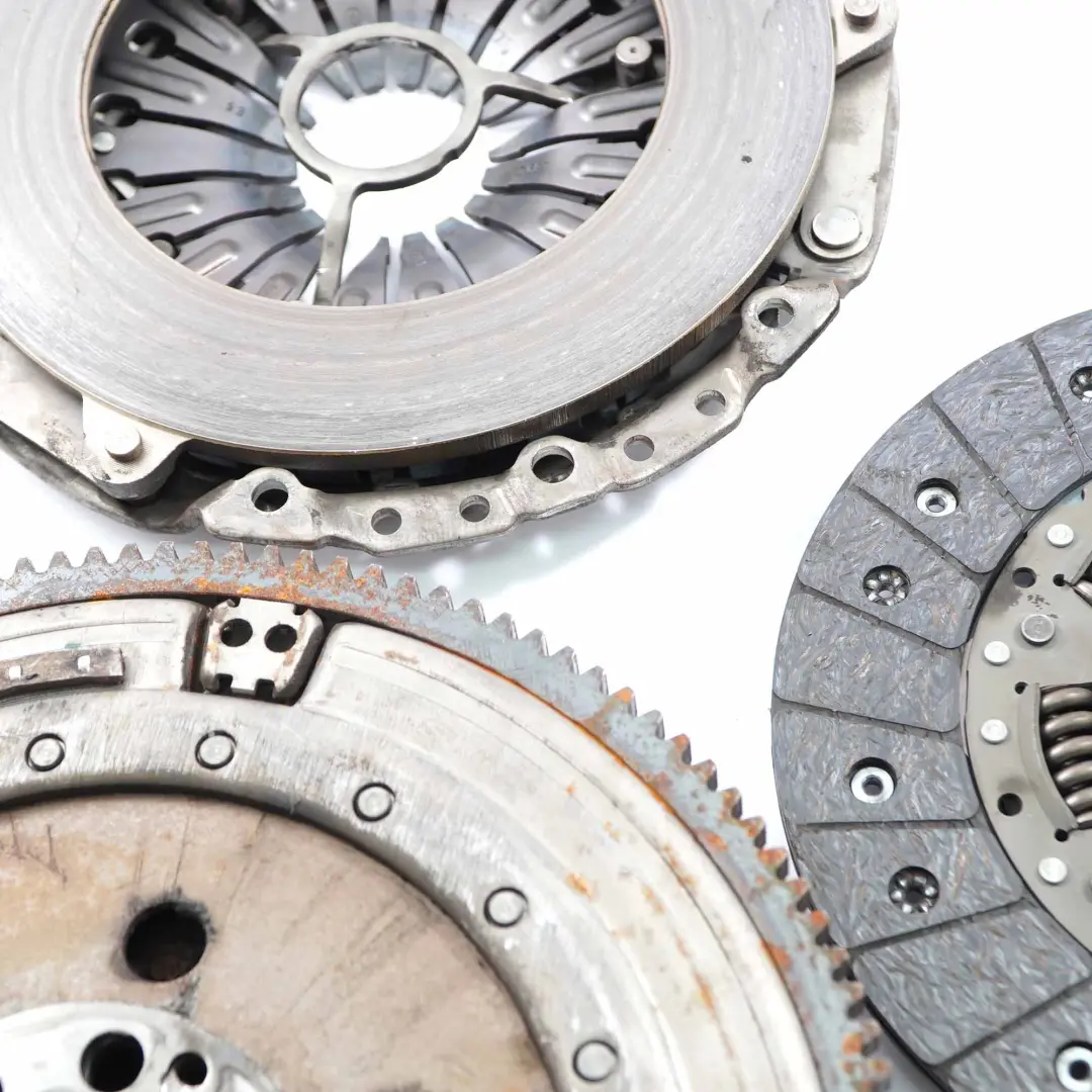 2.0dX Sprzęgło Dwumasa Komplet do BMW F25 xDrive 1.8d o numerze 7583172 BMW F25 xDrive 1.8d 2.0dX Sprzęgło Dwumasa Komplet - SKU 7583172 - Numer Części 7583172