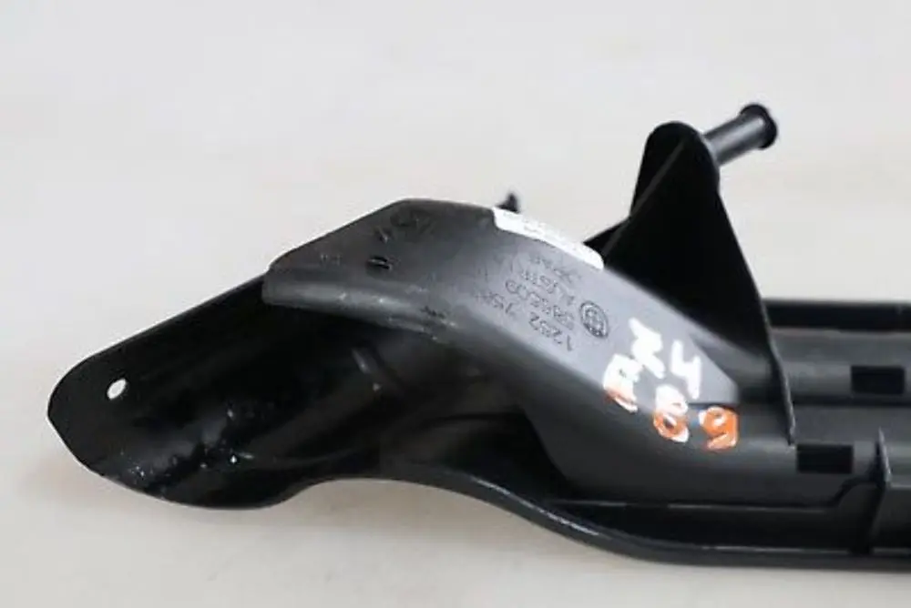 Serii Z4 E89 Prowadzenie przewodu dolne do BMW o numerze 7583199 BMW Serii Z4 E89 Prowadzenie przewodu dolne - SKU 7583199 - Numer Części 7583199