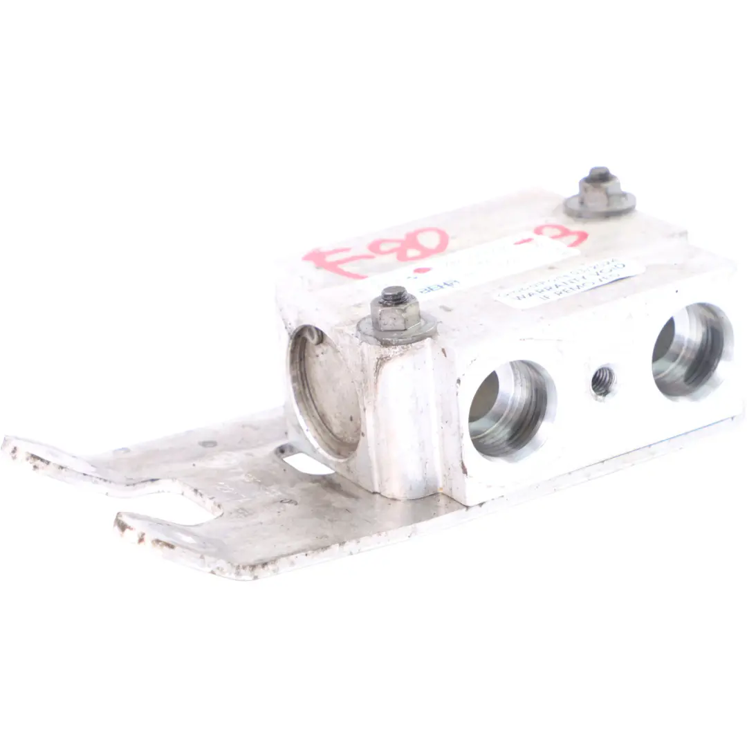 Thermostat Öl Getriebe Kühler Schlauchhalter für BMW F80 M3 F82 F83 M4 mit Teilenummer 7592723 BMW F80 M3 F82 F83 M4 Thermostat Öl Getriebe Kühler Schlauchhalter - SKU 7592723-3 - Teilenummer 7592723