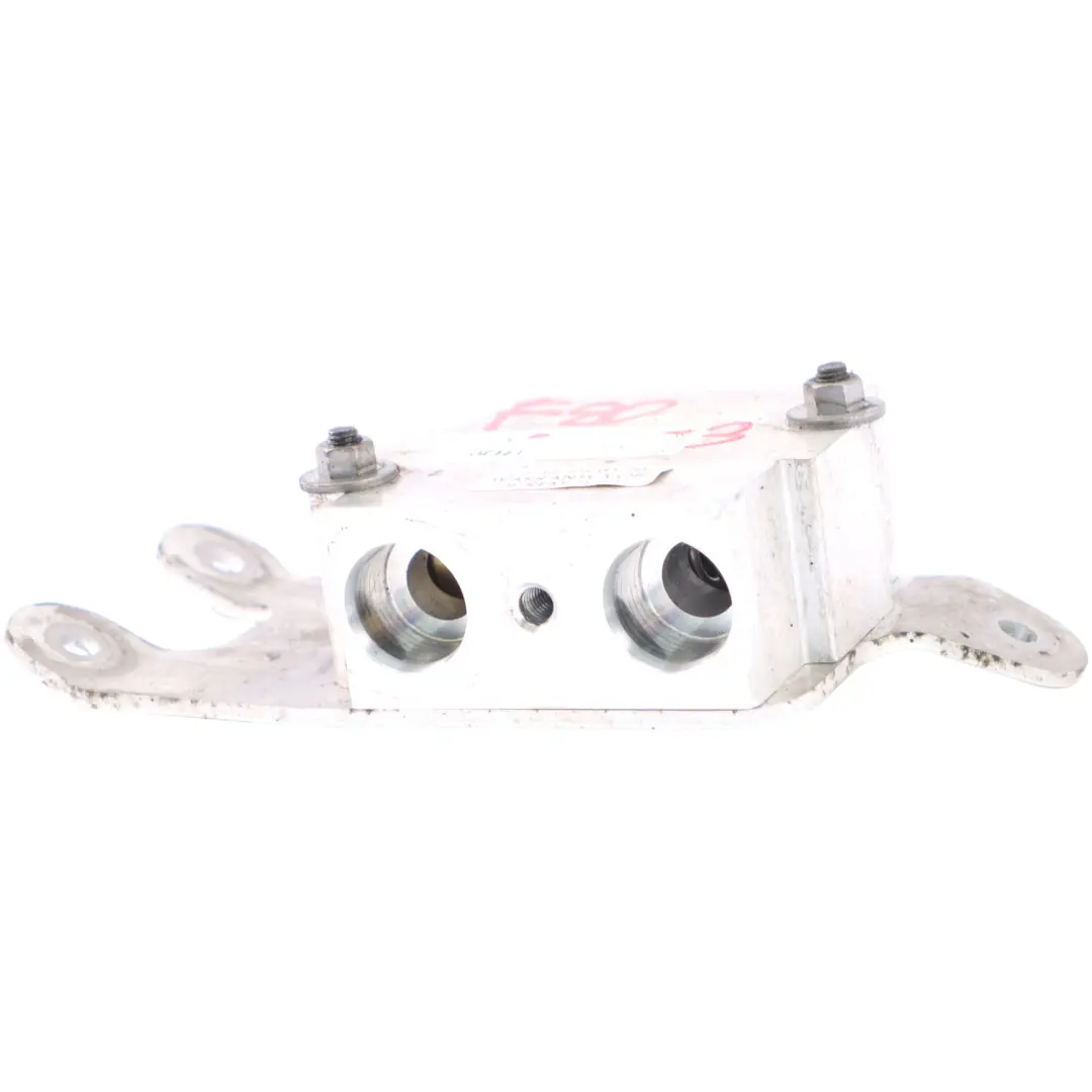 Thermostat Öl Getriebe Kühler Schlauchhalter für BMW F80 M3 F82 F83 M4 mit Teilenummer 7592723 BMW F80 M3 F82 F83 M4 Thermostat Öl Getriebe Kühler Schlauchhalter - SKU 7592723-3 - Teilenummer 7592723