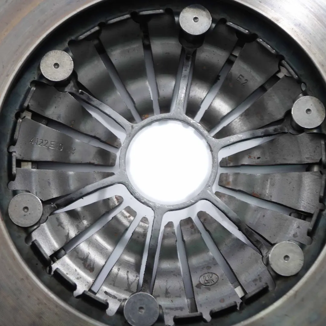 N43 N45 Clutch Disc Assembly Plate to BMW E81 E87 LCI E90 E91 E92 E93 Petrol with Part number 7599307 BMW E81 E87 LCI E90 E91 E92 E93 Petrol N43 N45 Clutch Disc Assembly Plate - SKU 7599307-1 - Part number 7599307