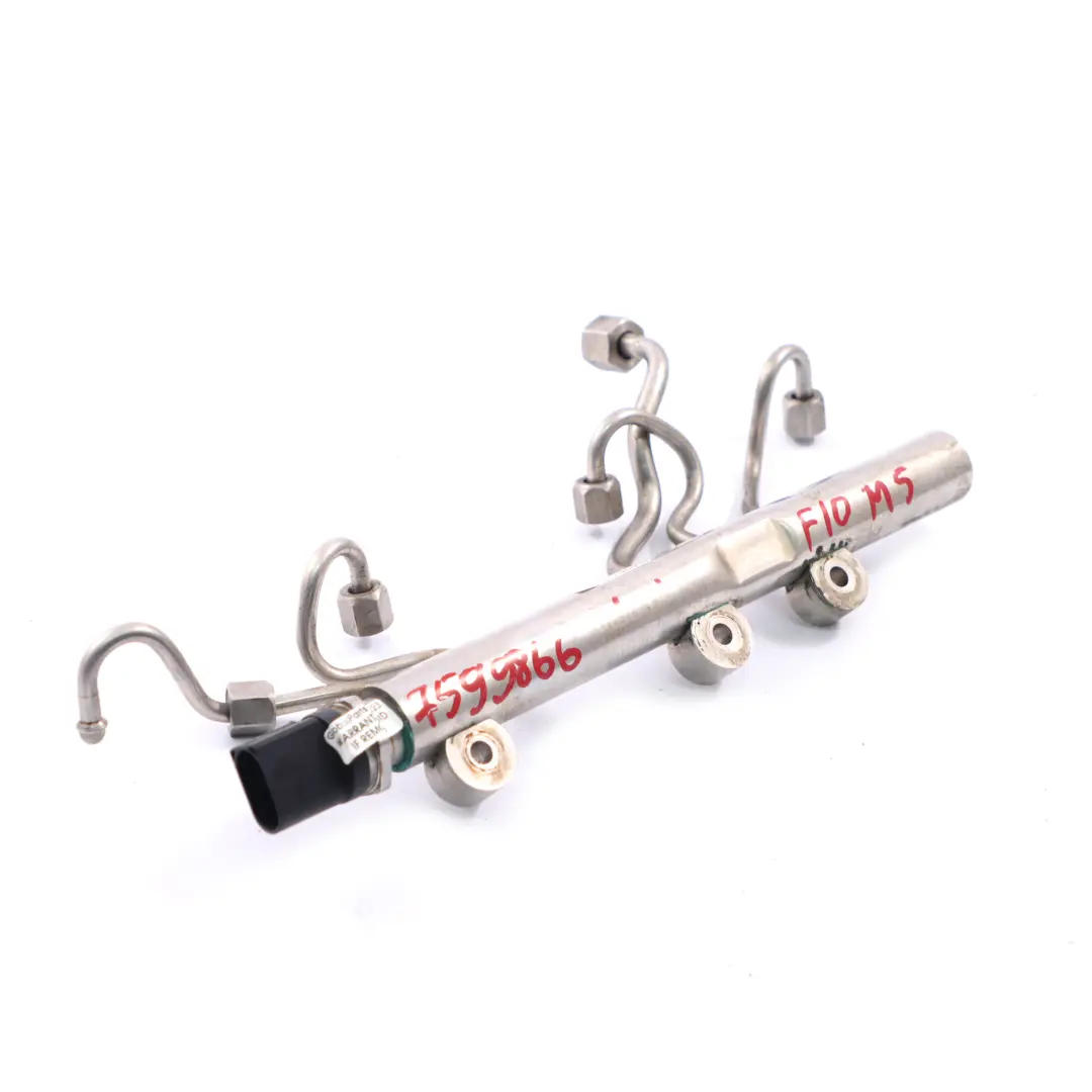 S63N Fuel Rail Gasolina Tubo Inyección Alta Presión Cil. 1-4 para BMW F10 M5 con número de pieza 8649320 BMW F10 M5 S63N Fuel Rail Gasolina Tubo Inyección Alta Presión Cil. 1-4 - SKU 7599866 - Número de pieza 8649320
