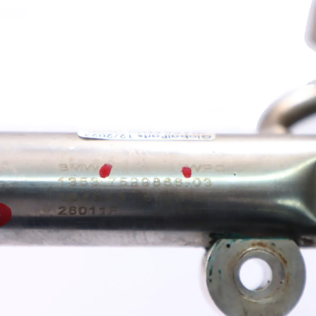BMW F10 M5 S63N Rail de carburant essence Tube haute pression Cyl. 1-4 - SKU 7599866 - Numéro de pièce 8649320