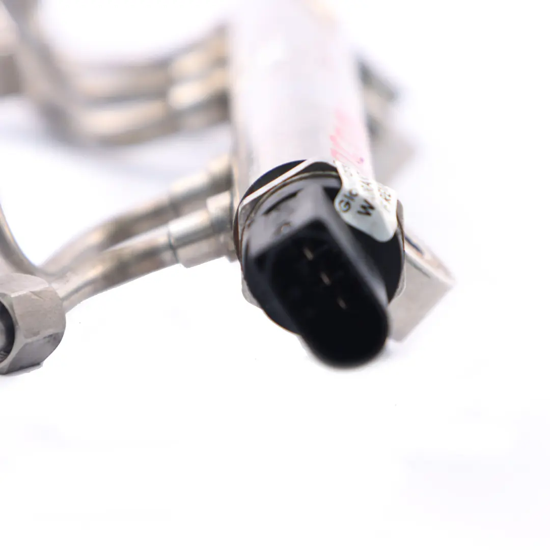 BMW F10 M5 S63N Rail de carburant essence Tube haute pression Cyl. 1-4 - SKU 7599866 - Numéro de pièce 8649320