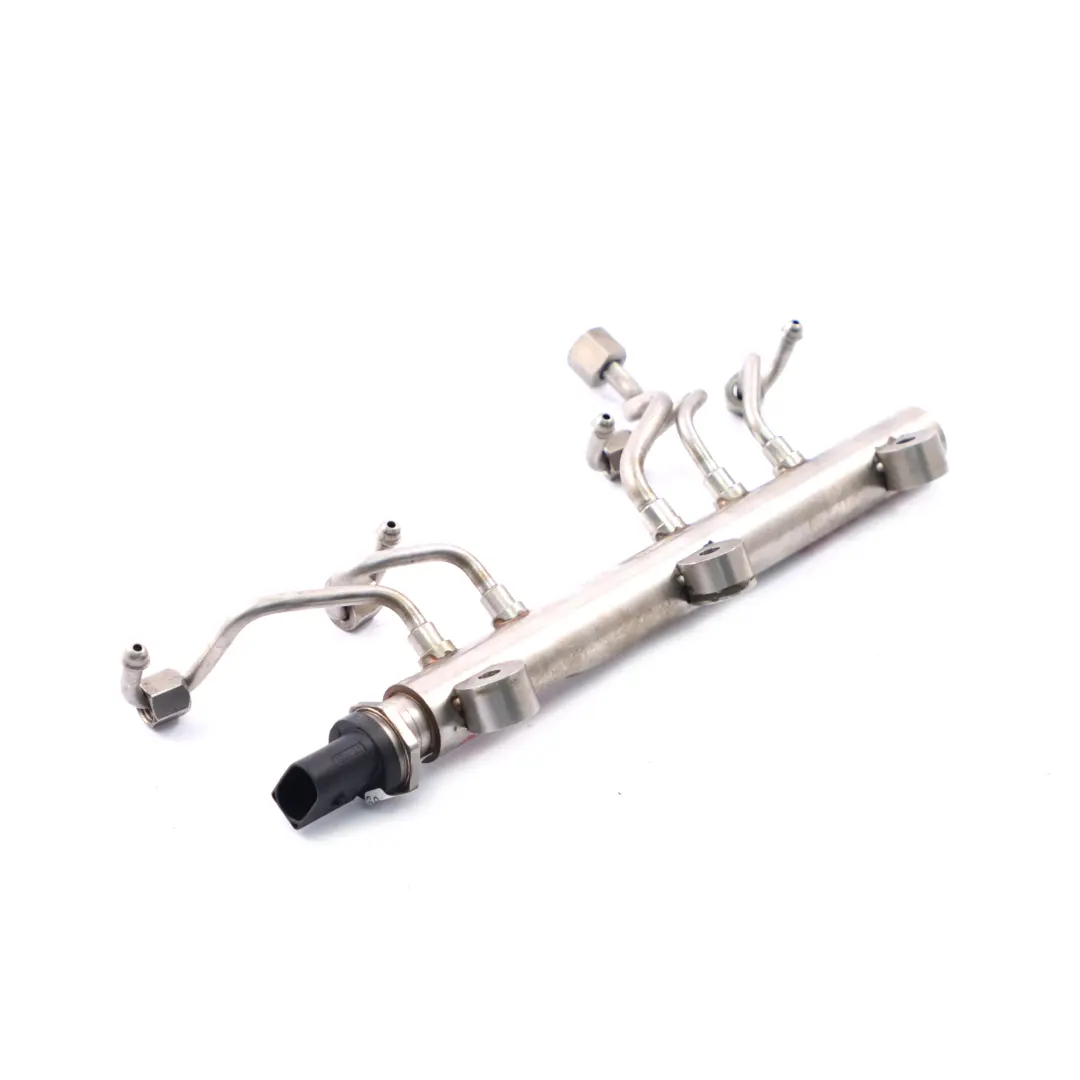 S63N Fuel Rail Gasolina Tubo Inyección Alta Presión Cil. 5-8 para BMW F10 M5 con número de pieza 8649321 BMW F10 M5 S63N Fuel Rail Gasolina Tubo Inyección Alta Presión Cil. 5-8 - SKU 7599868 - Número de pieza 8649321