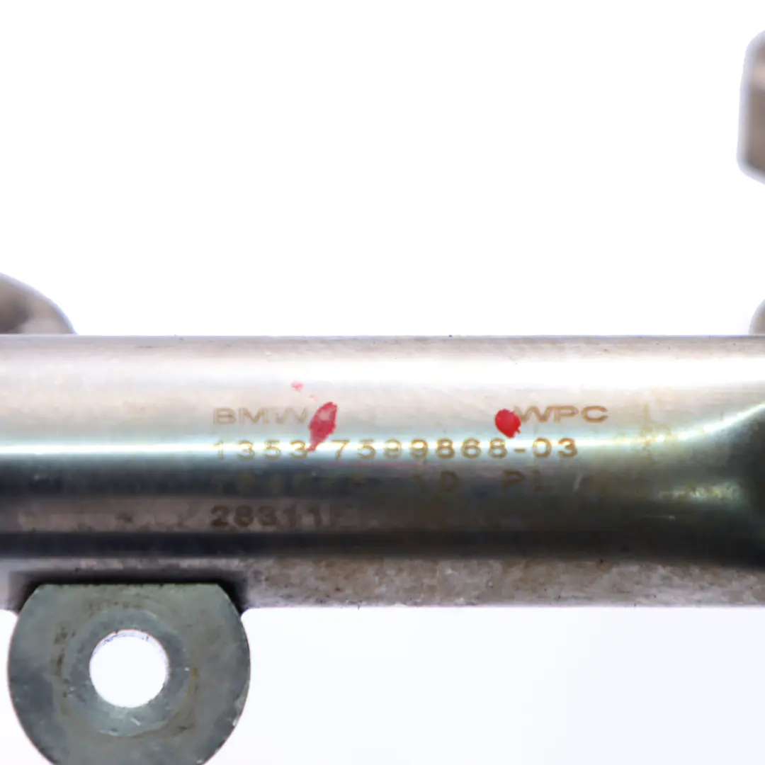 BMW F10 M5 S63N Rail de carburant essence Tube haute pression Cyl. 5-8 - SKU 7599868 - Numéro de pièce 8649321