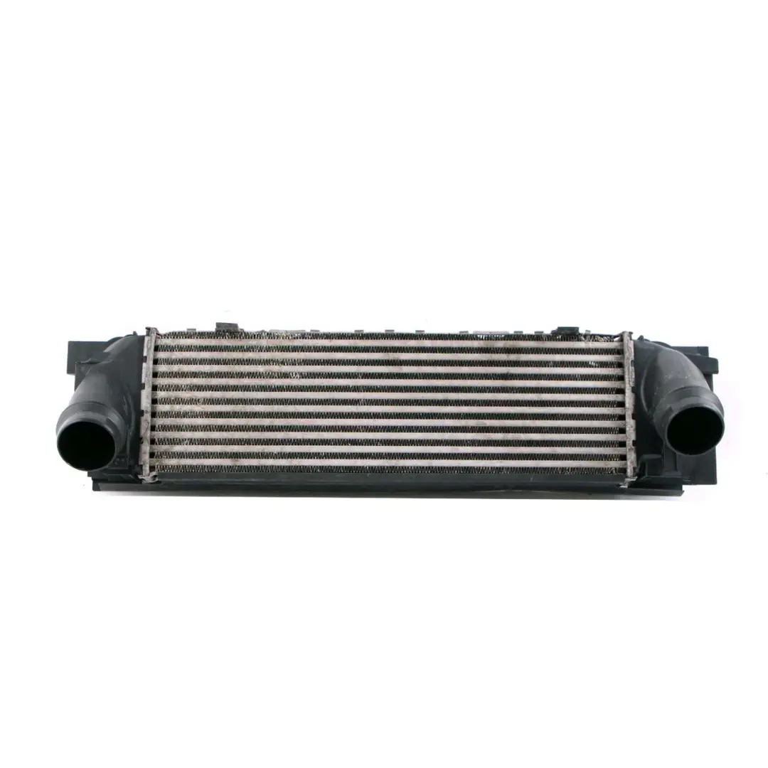B47 Intercooler Chłodnica Powietrza Doładowującego do BMW F20 F30 F32 o numerze 7600533 BMW F20 F30 F32 B47 Intercooler Chłodnica Powietrza Doładowującego - SKU 7600533 - Numer Części 7600533