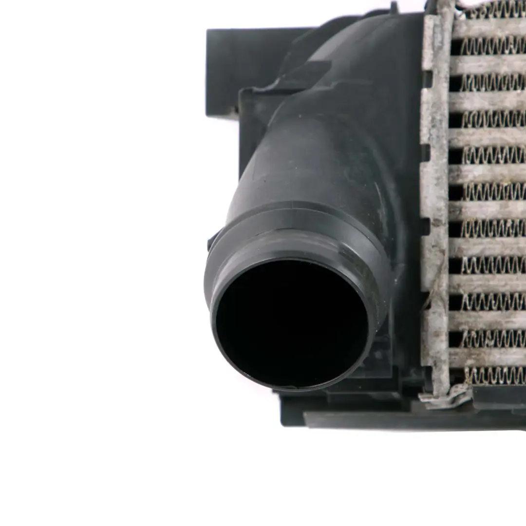 B47 Intercooler Chłodnica Powietrza Doładowującego do BMW F20 F30 F32 o numerze 7600533 BMW F20 F30 F32 B47 Intercooler Chłodnica Powietrza Doładowującego - SKU 7600533 - Numer Części 7600533