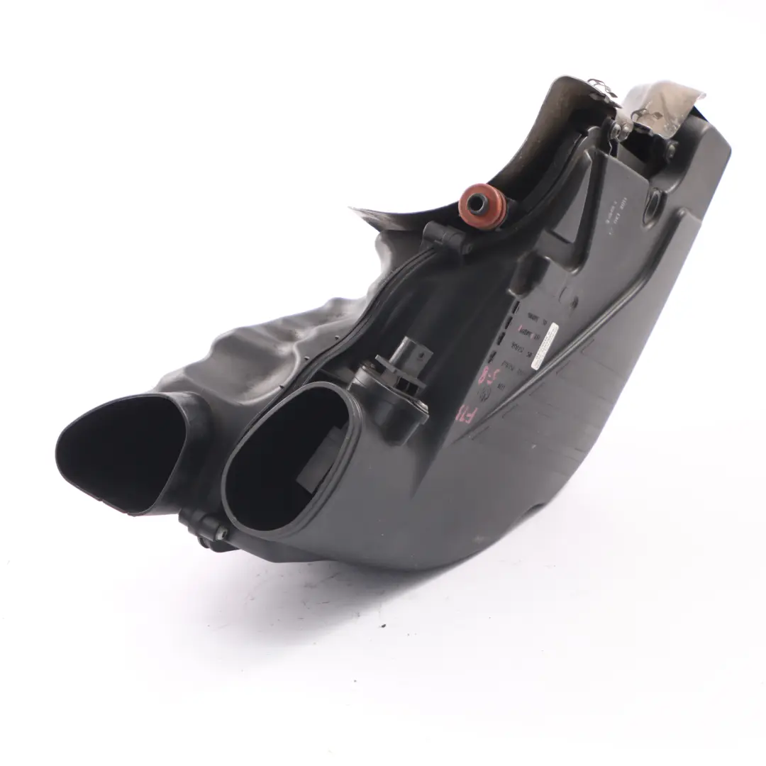 BMW F10 LCI F12 F13 N63N Silencieux du conduit d'admission Cyl. 5-8 - SKU 7601899 - Numéro de pièce 7601899