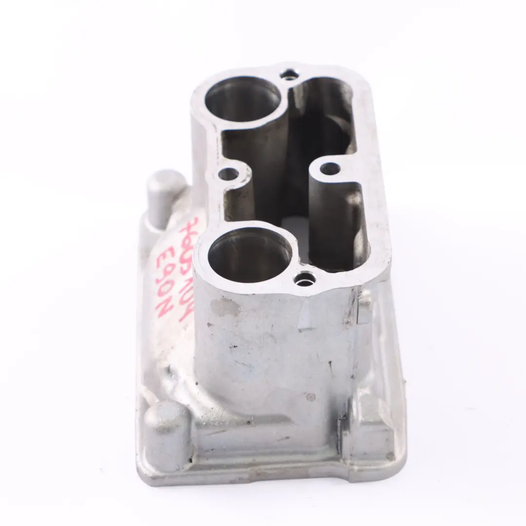 N55 Osłona Gniazda Świec Zapłonowych do BMW E90 LCI Benzyna o numerze 7605104 BMW E90 LCI Benzyna N55 Osłona Gniazda Świec Zapłonowych - SKU 7605104 - Numer Części 7605104