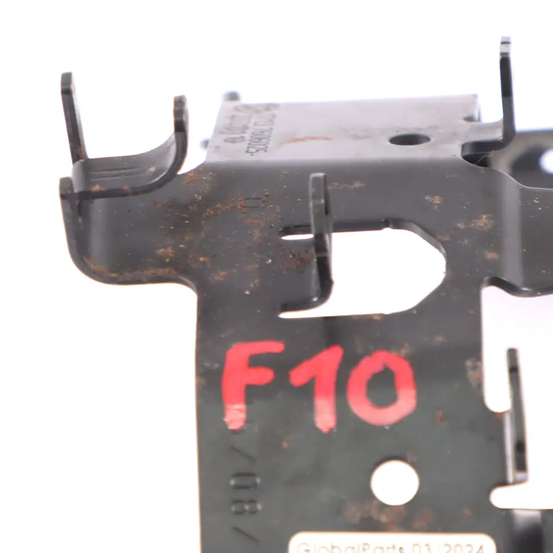 Halterung BMW F10 F13 Benzin N63 Ladeluft Kühler Kühlmittel Behälter für mit Teilenummer 7606025 Halterung BMW F10 F13 Benzin N63 Ladeluft Kühler Kühlmittel Behälter - SKU 7606025 - Teilenummer 7606025