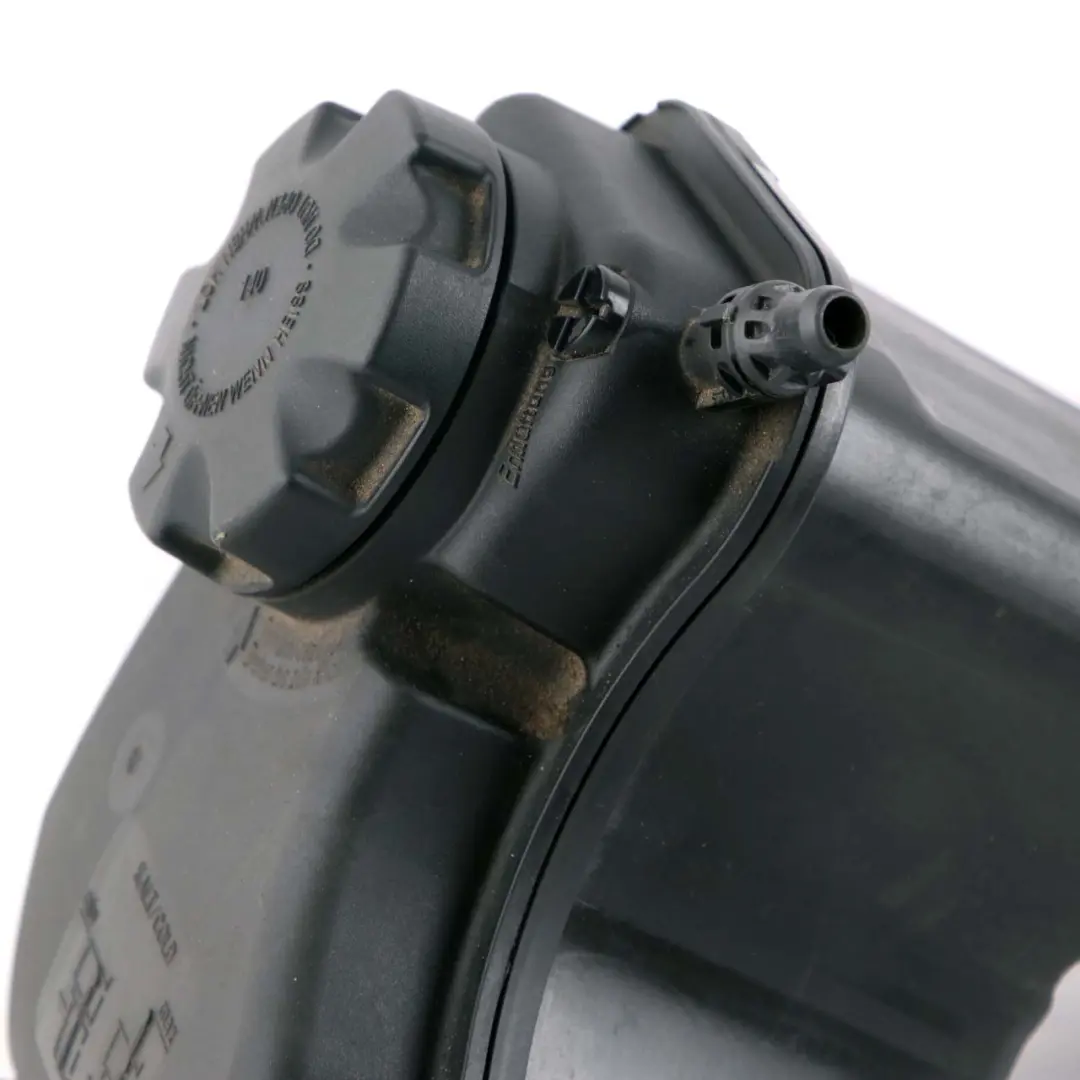Coolant Expansion Tank Bottle Petrol to BMW E81 E87 E90 E91 E92 with Part number 7640514 BMW E81 E87 E90 E91 E92 Coolant Expansion Tank Bottle Petrol - SKU 7607482 - Part number 7640514