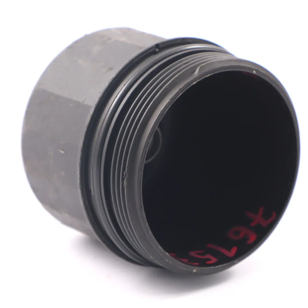 Obudowa Filtra Oleju Silnika do BMW F10 M5 E70 F01 F07 F10 E70 X5 G11 o numerze 7615389 BMW F10 M5 E70 F01 F07 F10 E70 X5 G11 Obudowa Filtra Oleju Silnika - SKU 7615389 - Numer Części 7615389