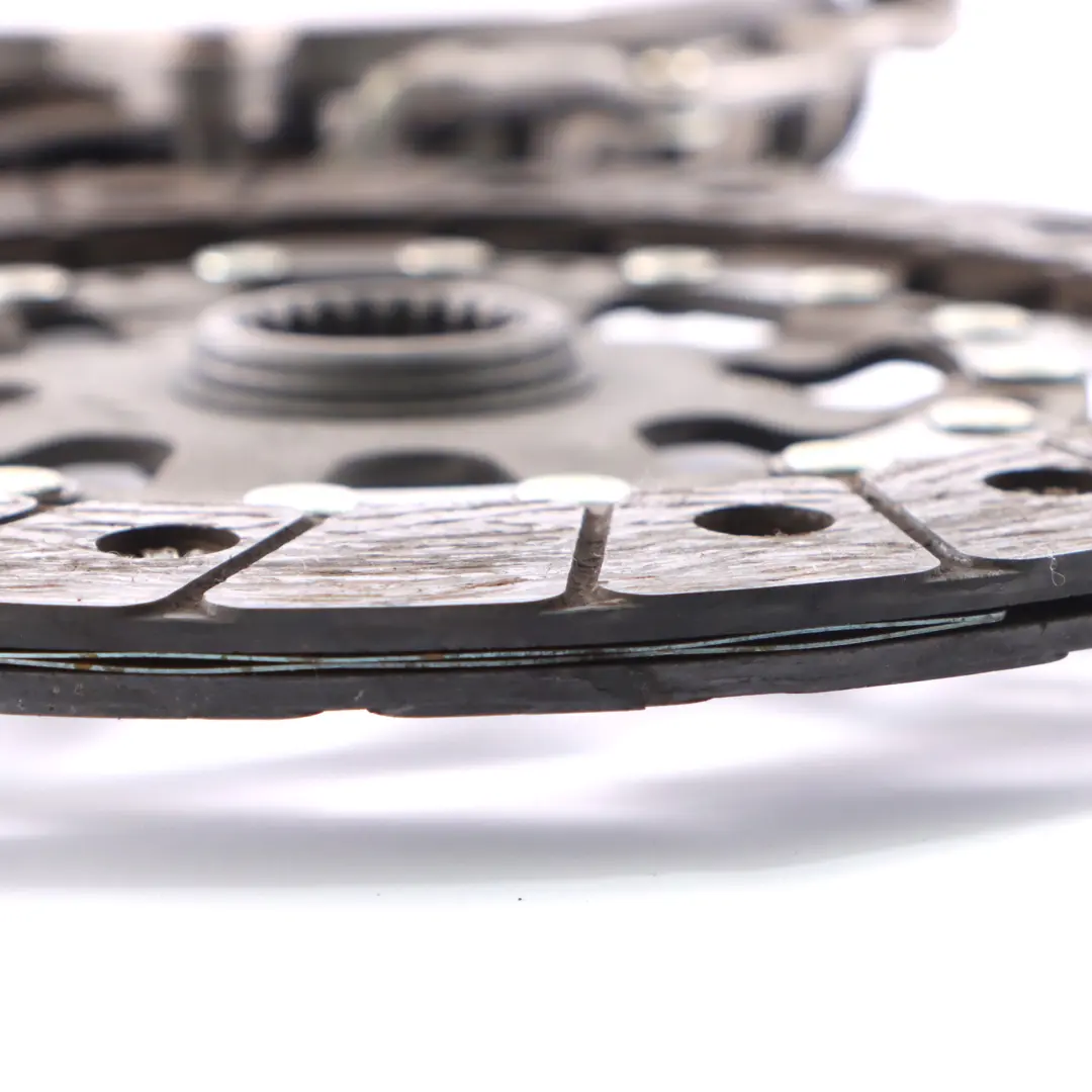 Kit Frizione Piastra di Pressione per BMW F20 F30 114i 116i 316i 118i N13 con numero di parte 7621180 BMW F20 F30 114i 116i 316i 118i N13 Kit Frizione Piastra di Pressione - SKU 7621180-2 - Numero di parte 7621180