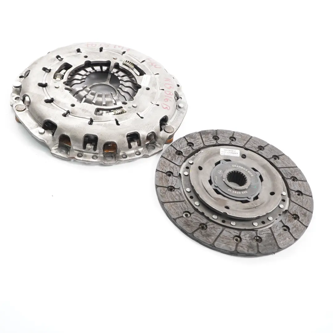 Benzina B37 N13 Disco Frizione per BMW F20 F21 F30 114D 116D 116I 316I Diesel con numero di parte 7625147 BMW F20 F21 F30 114D 116D 116I 316I Diesel Benzina B37 N13 Disco Frizione - SKU 7625147 - Numero di parte 7625147