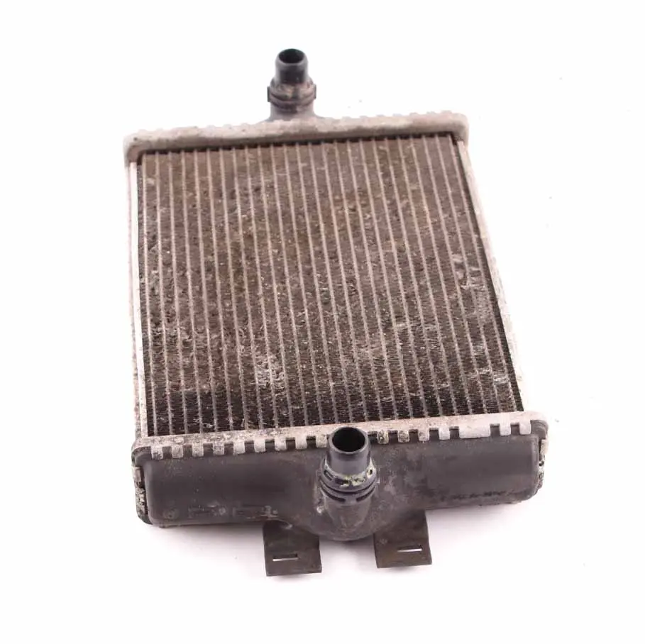 Adicional Radiador Enfriador Motor Auxiliar Refrigeración por Agua para BMW F30 F36 con número de pieza 7628057 BMW F30 F36 Adicional Radiador Enfriador Motor Auxiliar Refrigeración por Agua - SKU 7628057 - Número de pieza 7628057