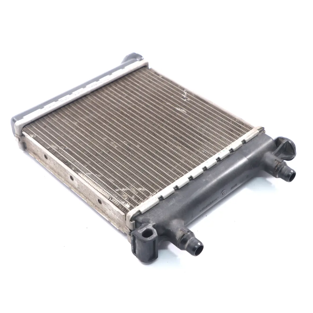 Radiatore ausiliario BMW F40 F45 X1 F48 Mini F60 Raffreddatore acqua per con numero di parte 7634565 Radiatore ausiliario BMW F40 F45 X1 F48 Mini F60 Raffreddatore acqua - SKU 7634565 - Numero di parte 7634565