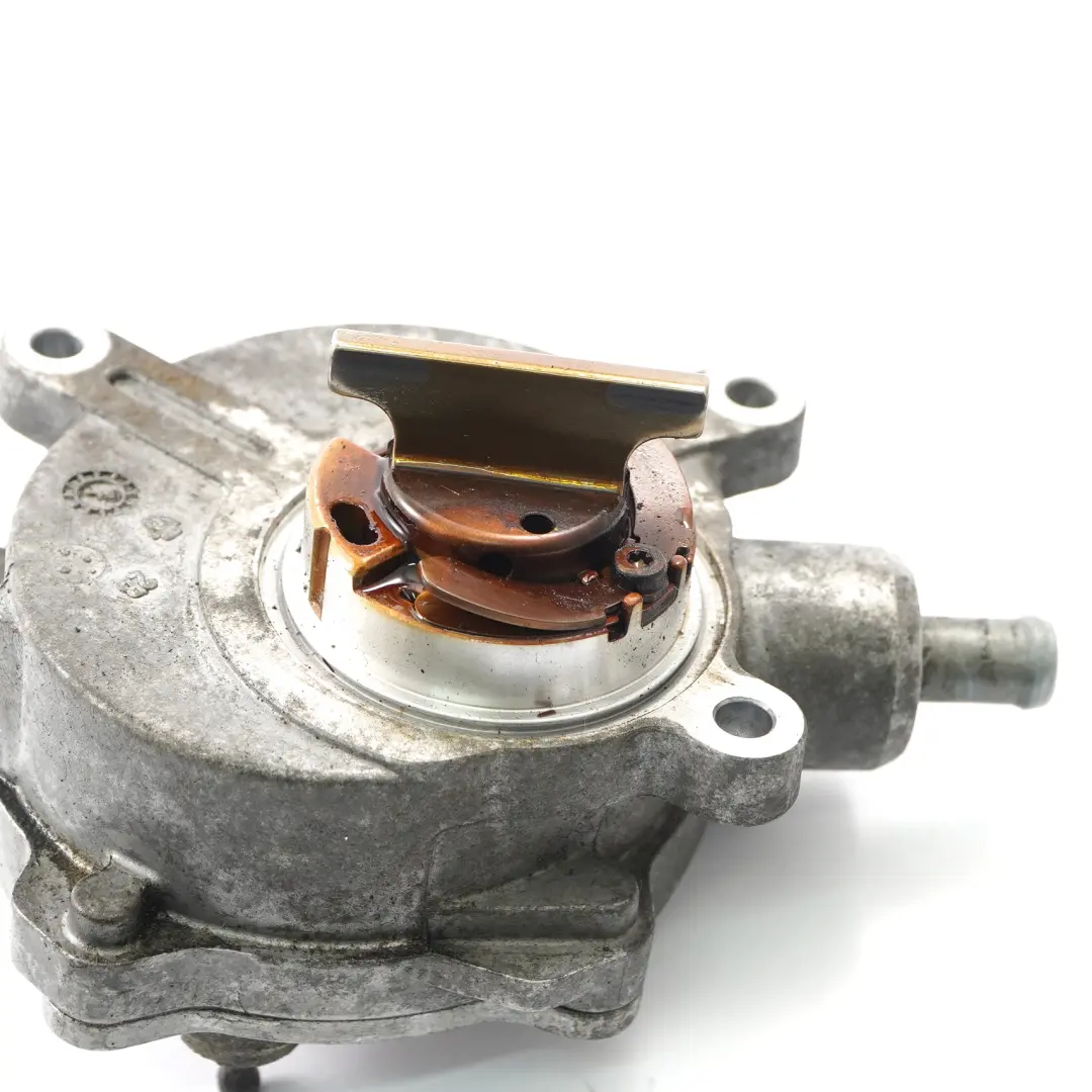  Pompe à vide BMW E60 E61 E63 E65 E53 Moteur essence N62 N62N - SKU 7635657 - Numéro de pièce 7635657