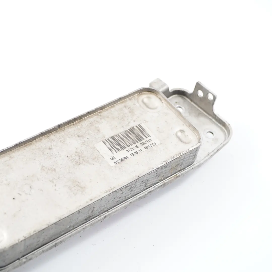 Scambiatore Calore Radiatore Olio Cambio Automatico per BMW F01 F07 F10 F11 con numero di parte 7638678 BMW F01 F07 F10 F11 Scambiatore Calore Radiatore Olio Cambio Automatico - SKU 7638678 - Numero di parte 7638678