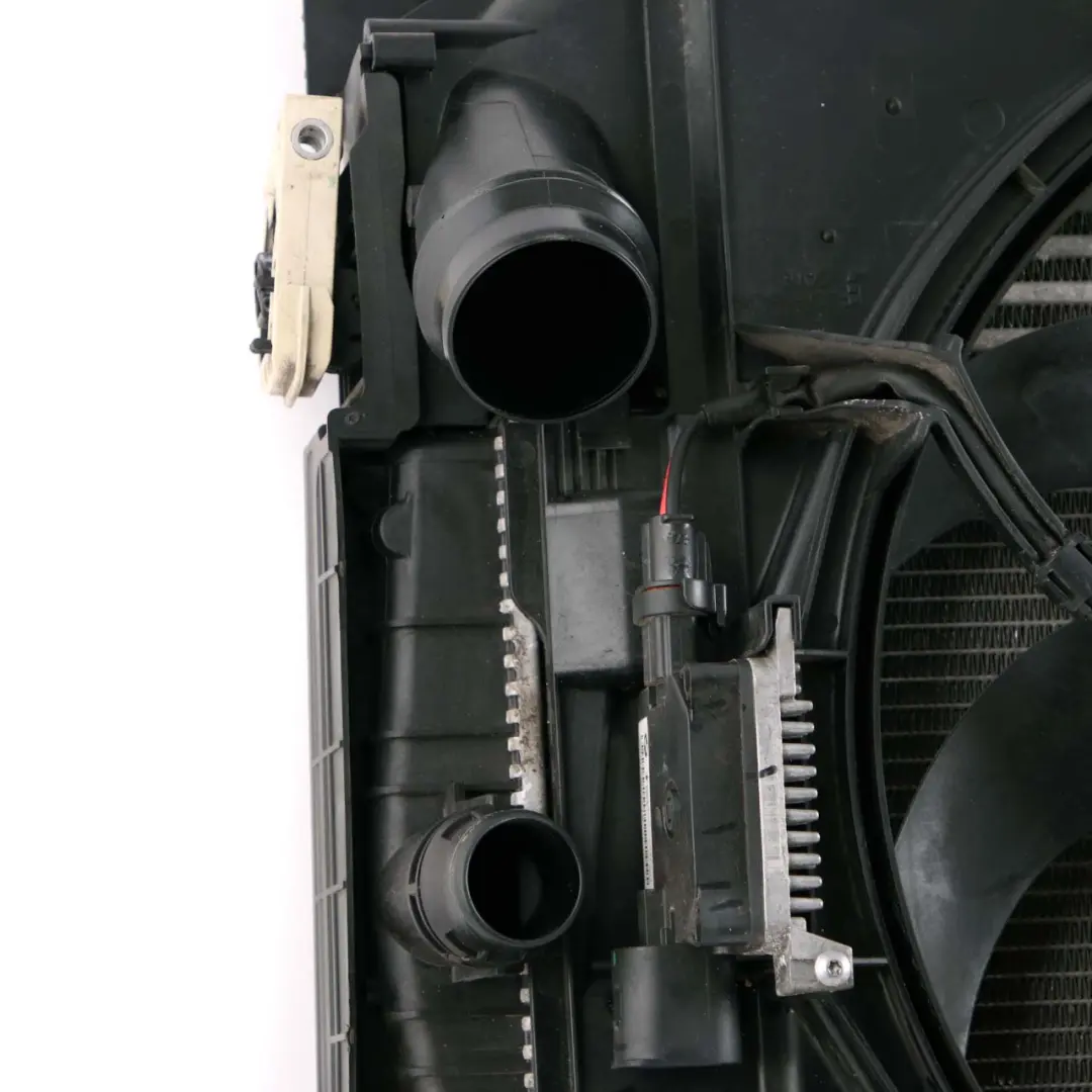 Complete Engine Cooling Radiator Pack Fan Shroud 300W to BMW 1 3 F20 F21 F30 F31 with Part number 7640508 BMW 1 3 F20 F21 F30 F31 Complete Engine Cooling Radiator Pack Fan Shroud 300W - SKU 7640508-5 - Part number 7640508