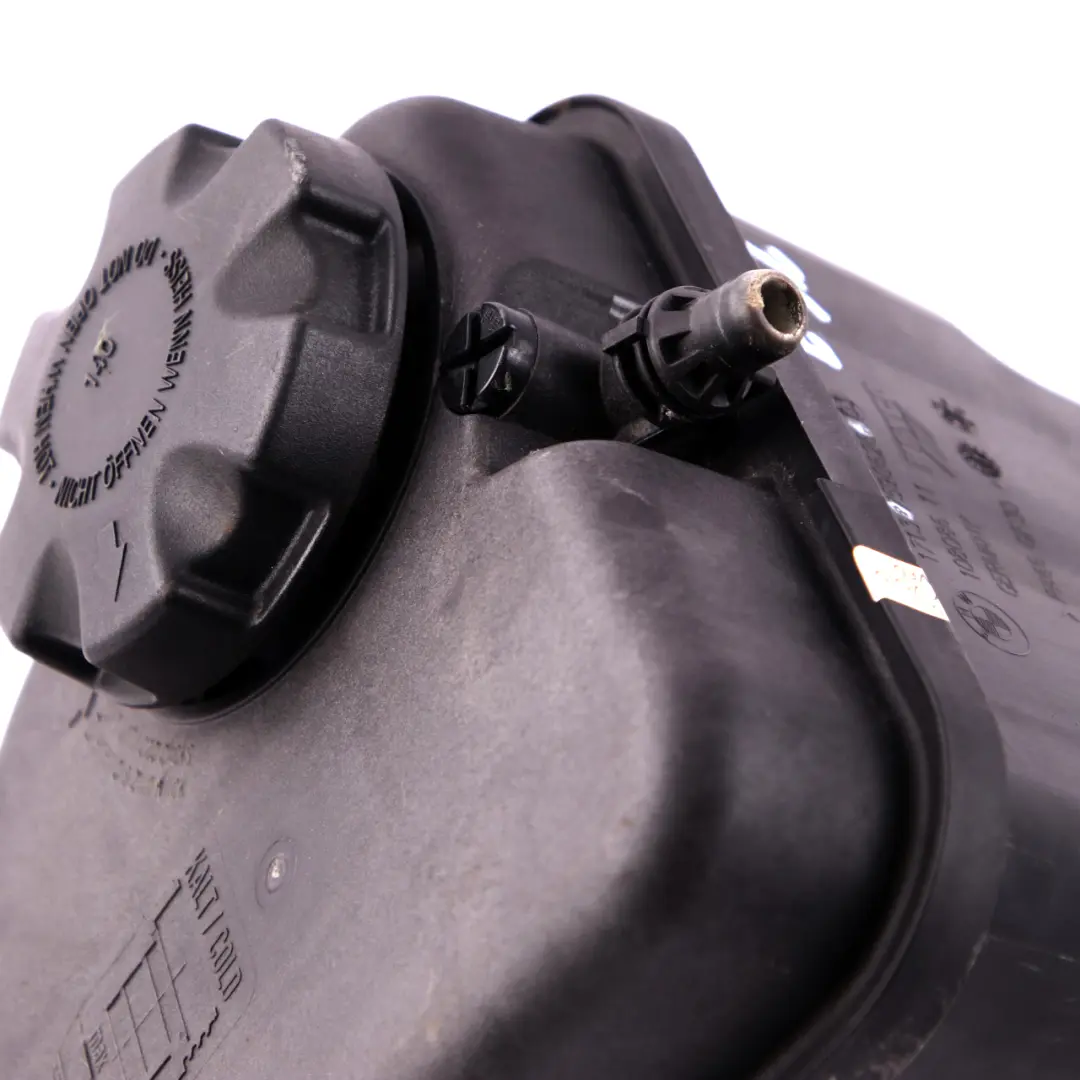 N55 Radiator Expansion Coolant Tank Bottle 7590626 to BMW E82 E90 LCI 135i 335i with Part number 7640515 BMW E82 E90 LCI 135i 335i N55 Radiator Expansion Coolant Tank Bottle 7590626 - SKU 7640515 - Part number 7640515