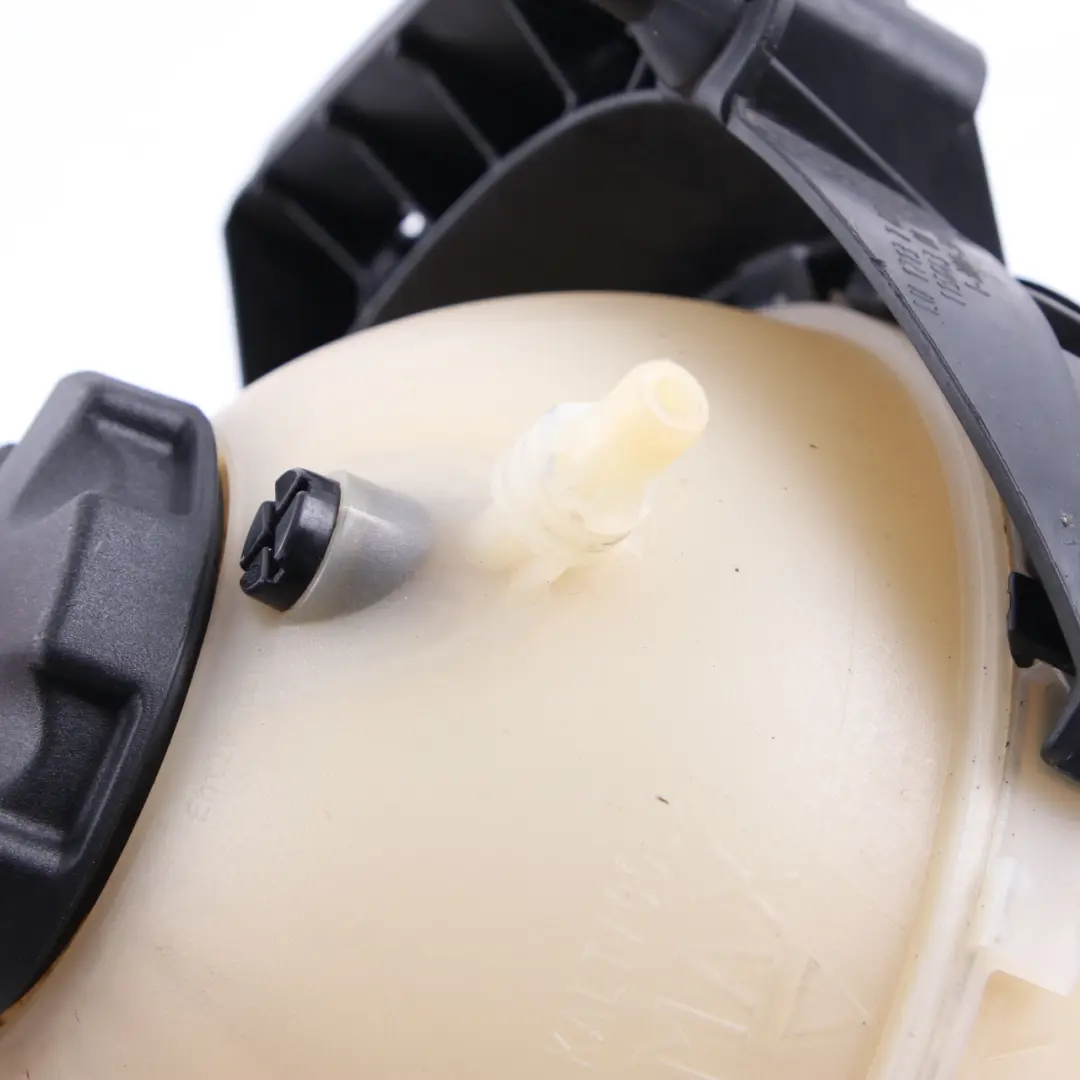Réservoir d'expansion de radiateur essence BMW F20 F21 F30 F32 - SKU 7642158-1 - Numéro de pièce 7642158