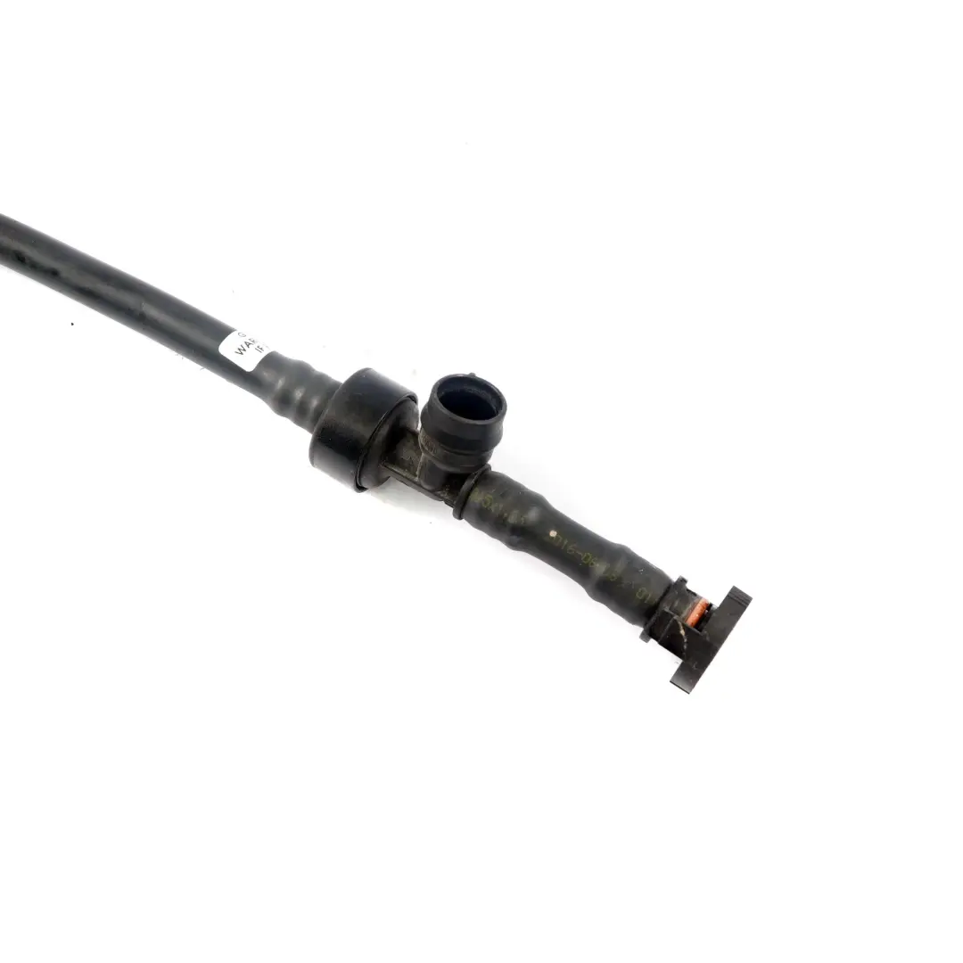 M140i 340i Tubo di sfiato motore sfiato del carter per BMW F20 F21 F30 LCI con numero di parte 7643100 BMW F20 F21 F30 LCI M140i 340i Tubo di sfiato motore sfiato del carter - SKU 7643100 - Numero di parte 7643100